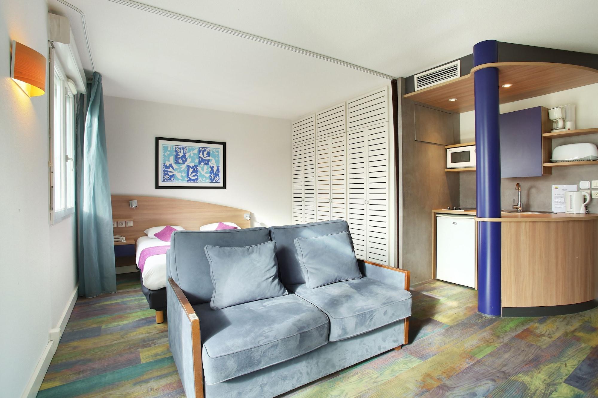 Suite-Home Orleans-Saran Eksteriør billede