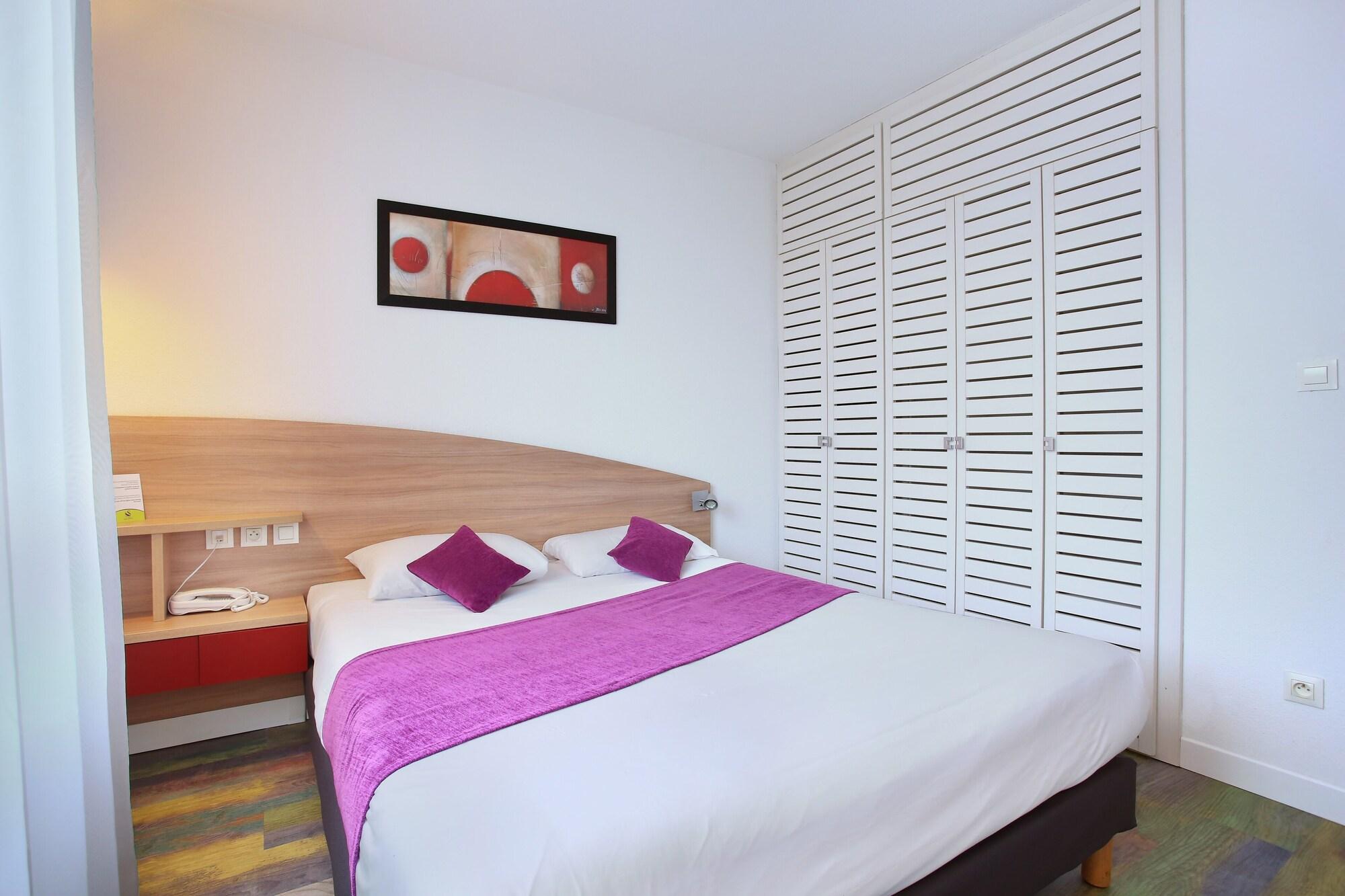 Suite-Home Orleans-Saran Eksteriør billede