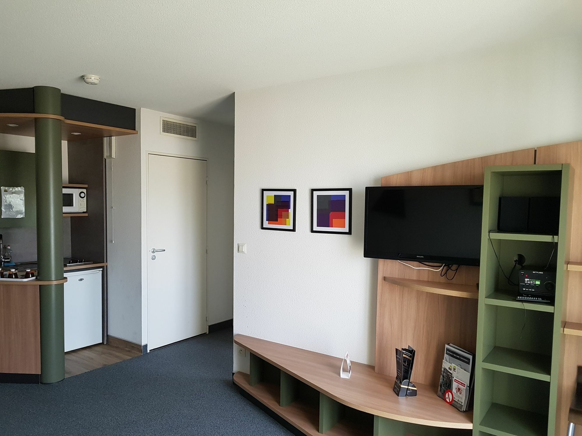 Suite-Home Orleans-Saran Eksteriør billede