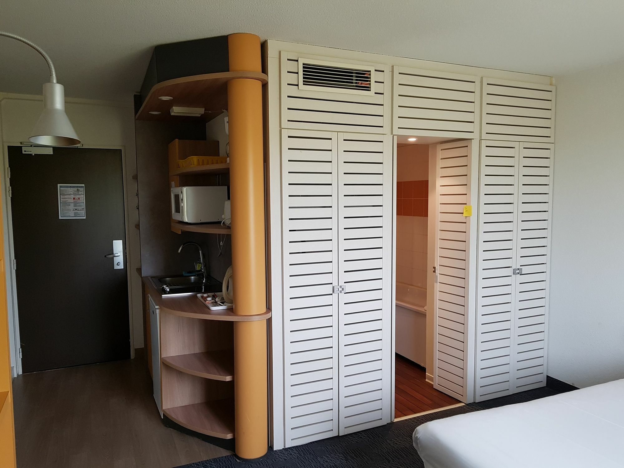 Suite-Home Orleans-Saran Eksteriør billede